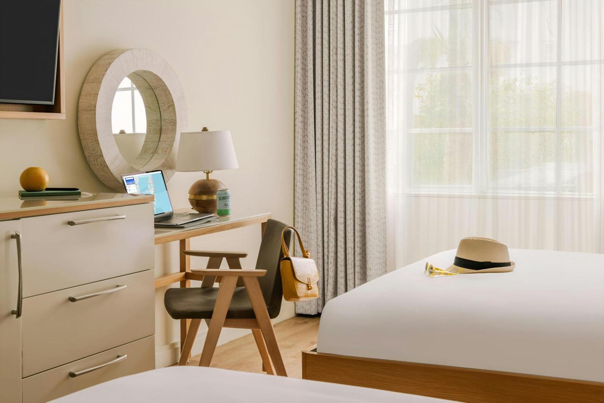 Hotel Sonder The Abbey Miami Beach